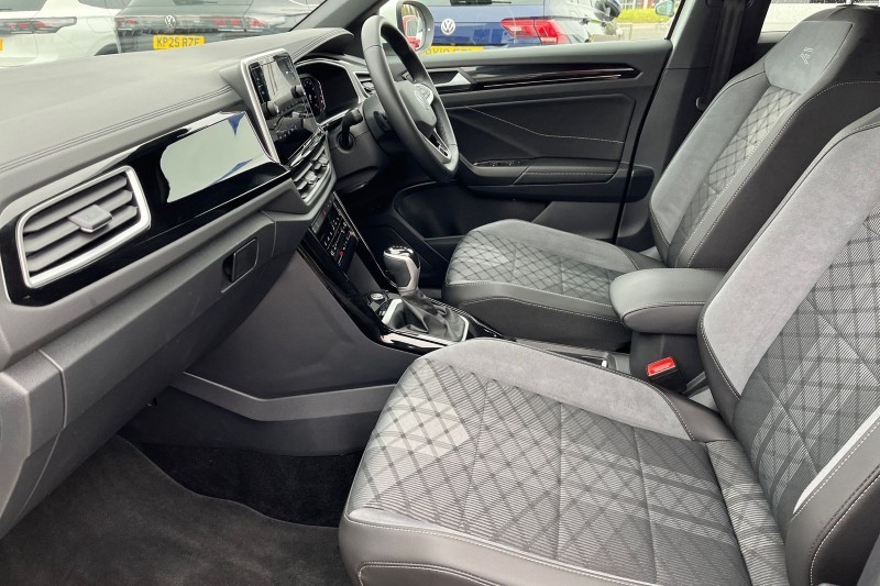 Used Volkswagen T-Roc 2024 for sale - 76981800: Photo 3