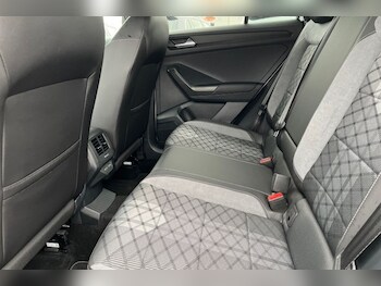 Used Volkswagen T-Roc 2024 for sale - 76981800: Photo