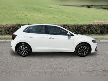 Used Volkswagen Polo 2024 for sale - 79243792: Photo