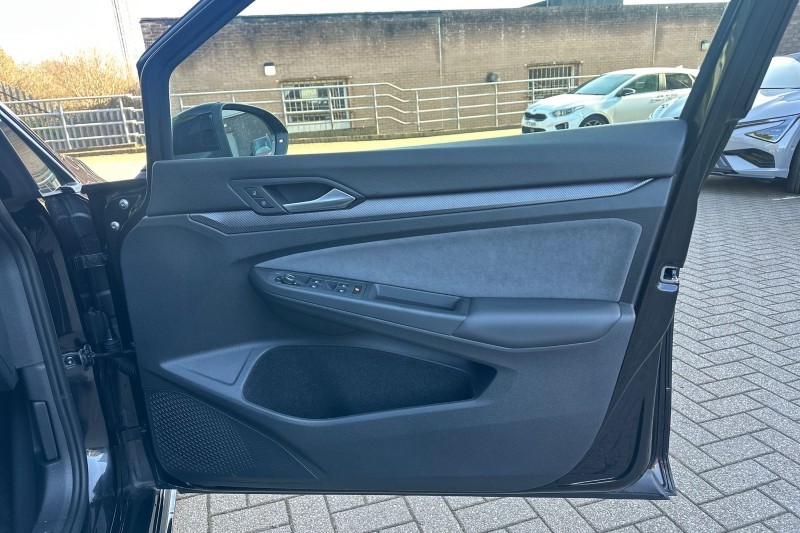 Used Volkswagen Golf 2024 for sale - 77732692: Photo 11