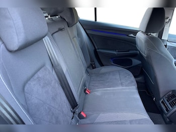 Used Volkswagen Golf 2024 for sale - 77449934: Photo
