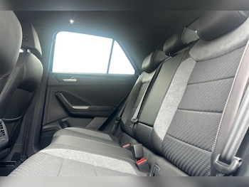 Used Volkswagen T-Roc 2020 for sale - 77819281: Photo