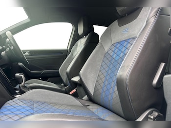 Used Volkswagen T-Roc 2023 for sale - 78255075: Photo