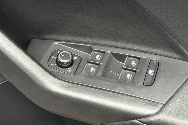 Used Volkswagen T-Cross 2025 for sale - 76981632: Photo 12