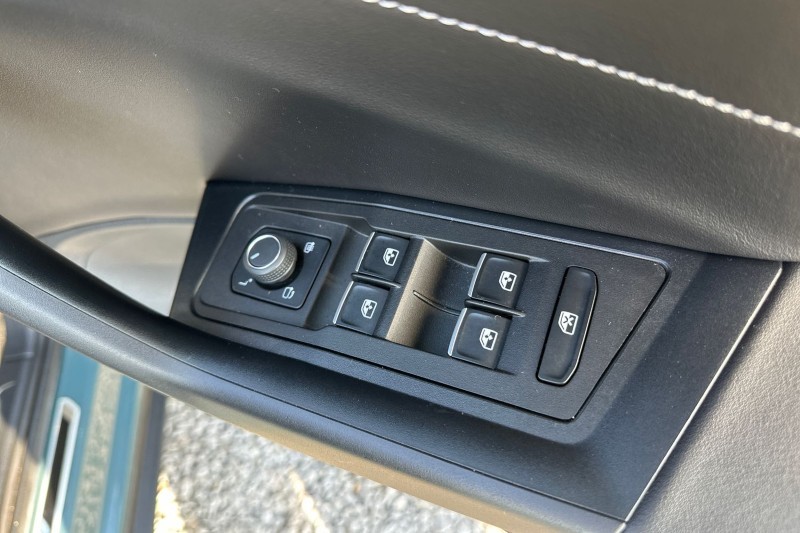 Used Volkswagen T-Roc 2023 for sale - 77745940: Photo 13