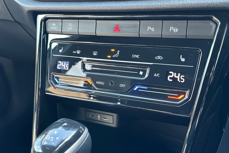 Used Volkswagen T-Roc 2023 for sale - 77745940: Photo 26