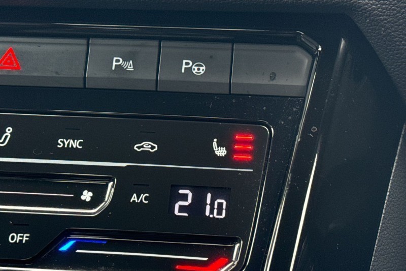 Used Volkswagen T-Roc 2023 for sale - 77918135: Photo 26