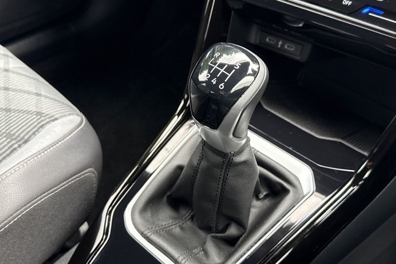 Used Volkswagen T-Roc 2023 for sale - 77918135: Photo 28