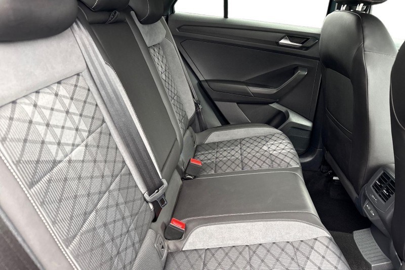 Used Volkswagen T-Roc 2023 for sale - 77918135: Photo 4