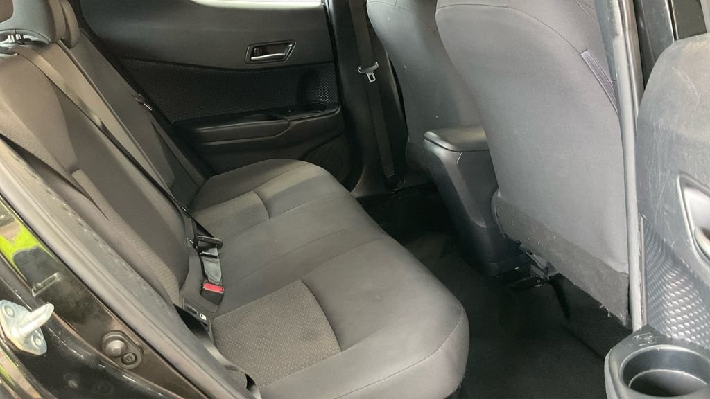 Used Toyota C-HR 2018 for sale - 77697670: Photo 8