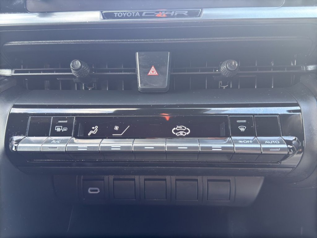Used Toyota C-HR 2024 for sale - 77697610: Photo 23