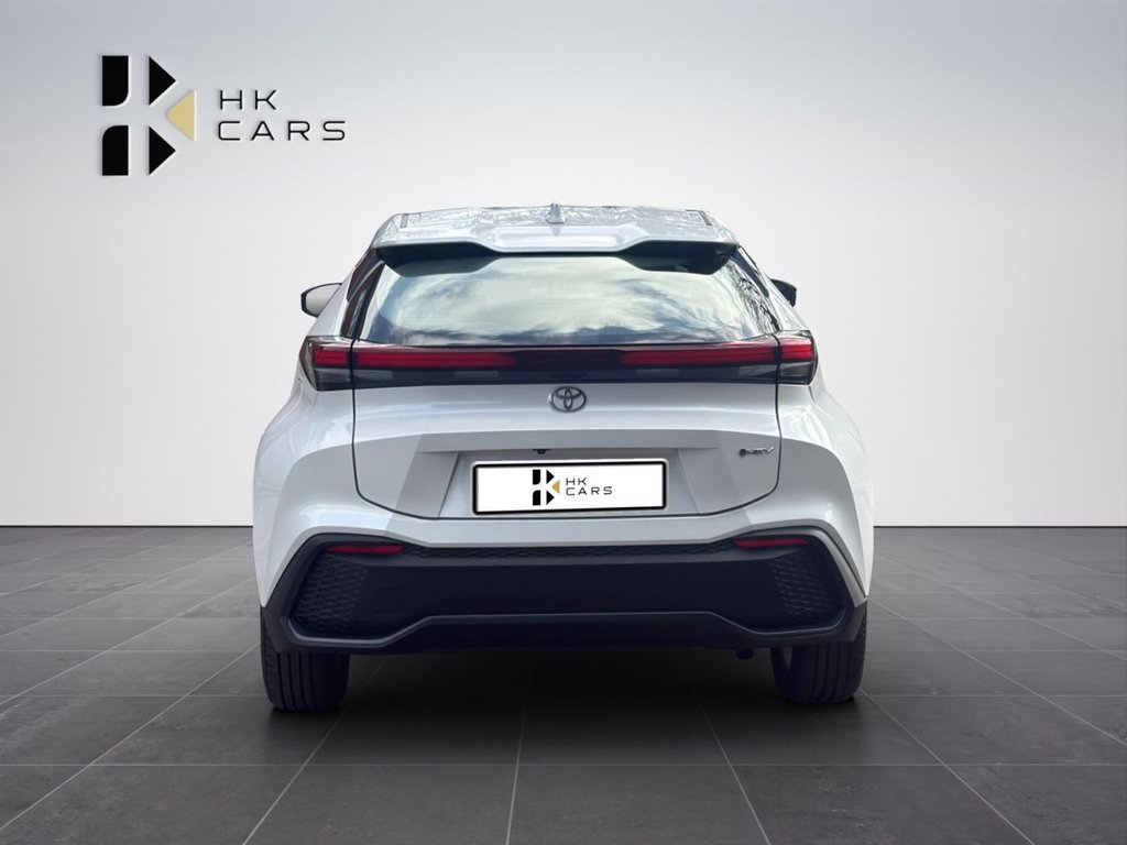 Used Toyota C-HR 2024 for sale - 77697610: Photo 3