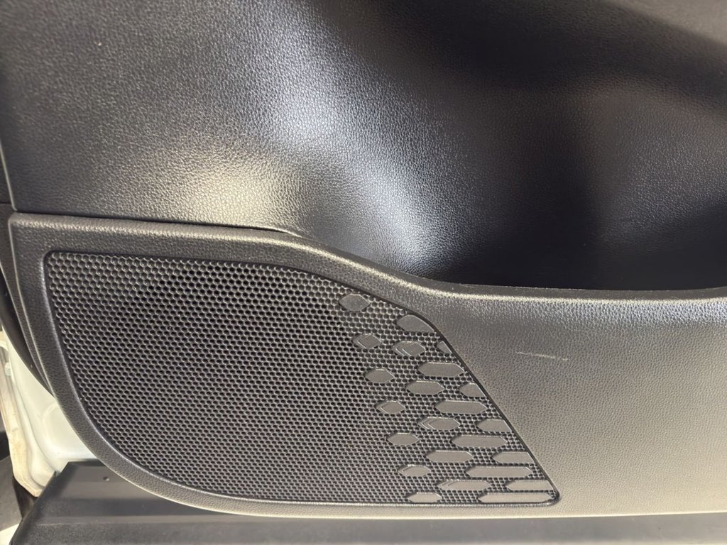 Used Toyota C-HR 2024 for sale - 77697610: Photo 32