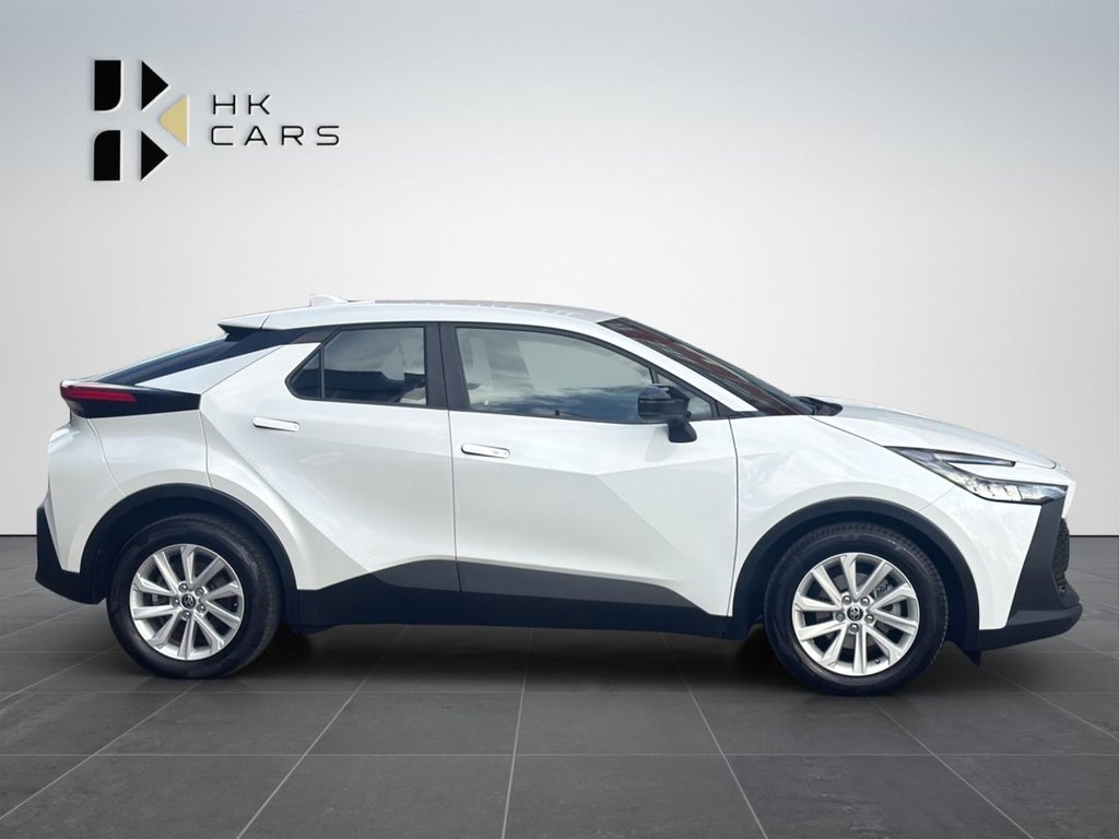 Used Toyota C-HR 2024 for sale - 77697610: Photo 4