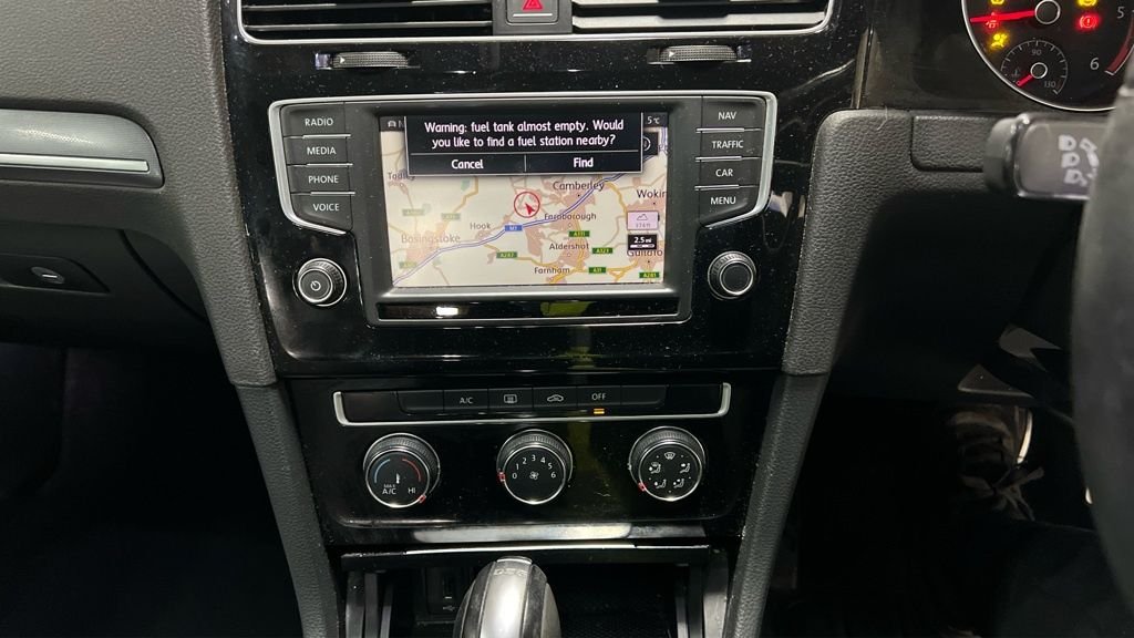 Used Volkswagen Golf 2016 for sale - 77697619: Photo 6