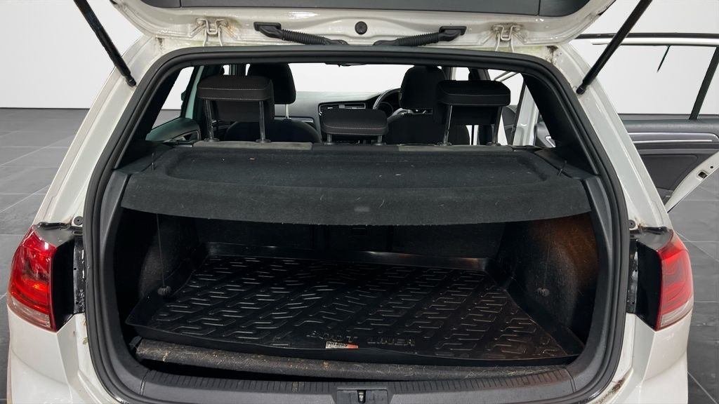 Used Volkswagen Golf 2016 for sale - 77697619: Photo 8