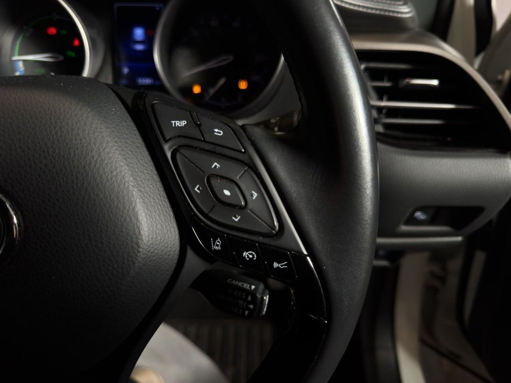 Used Toyota C-HR 2018 for sale - 77697611: Photo 21