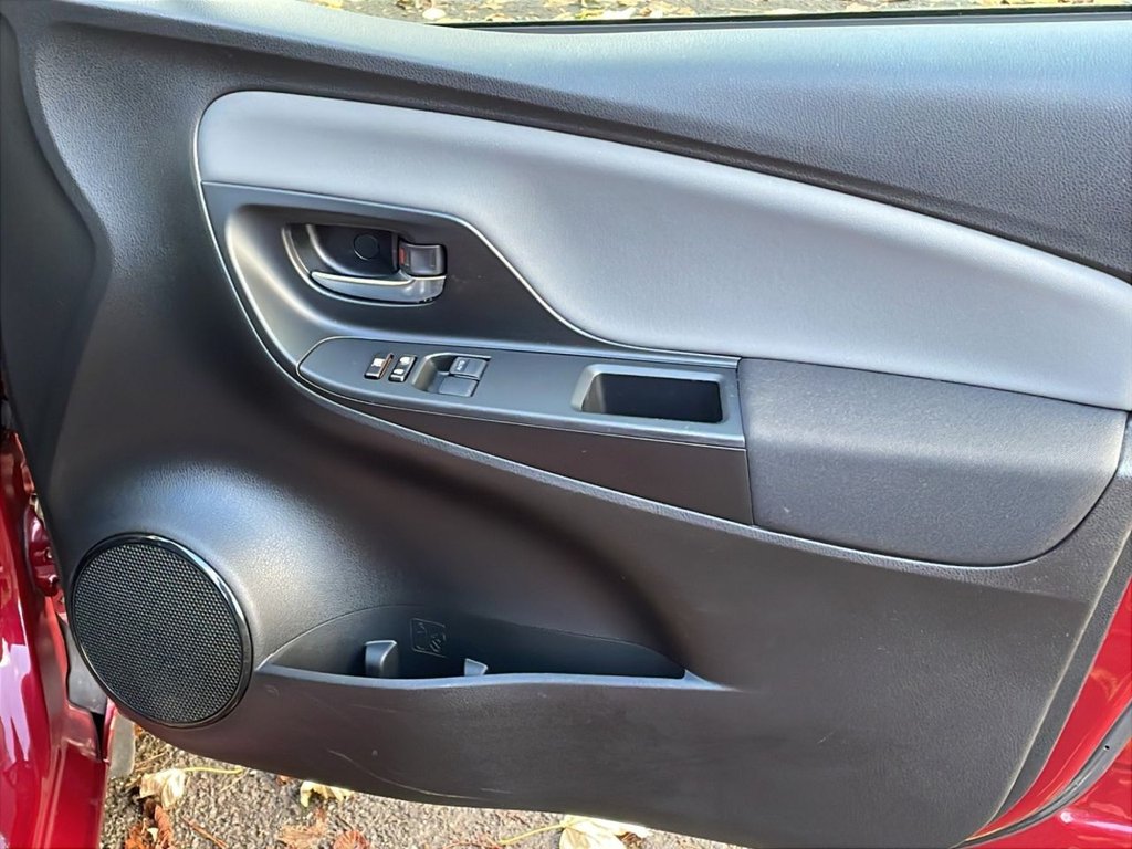 Used Toyota Yaris 2017 for sale - 77697585: Photo 25