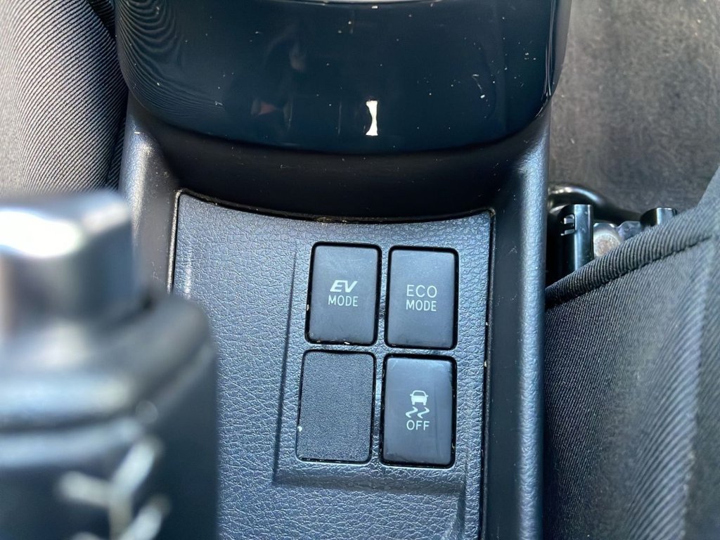 Used Toyota Yaris 2017 for sale - 77697585: Photo 39