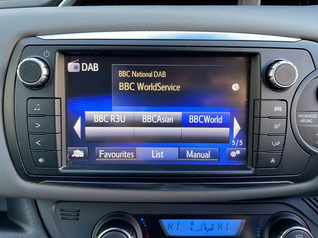 Used Toyota Yaris 2017 for sale - 77697585: Photo 42