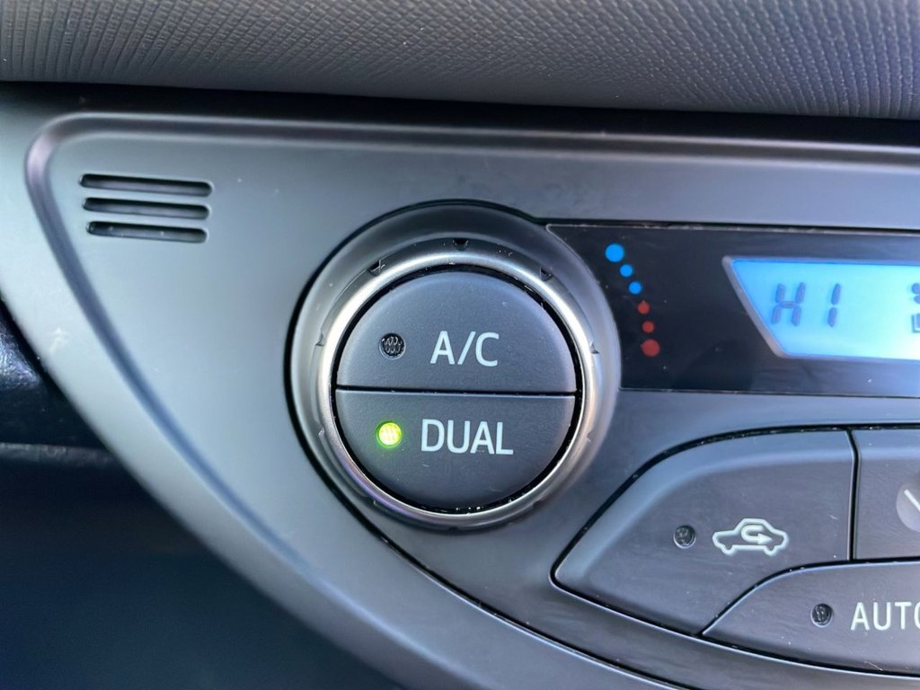 Used Toyota Yaris 2017 for sale - 77697585: Photo 43