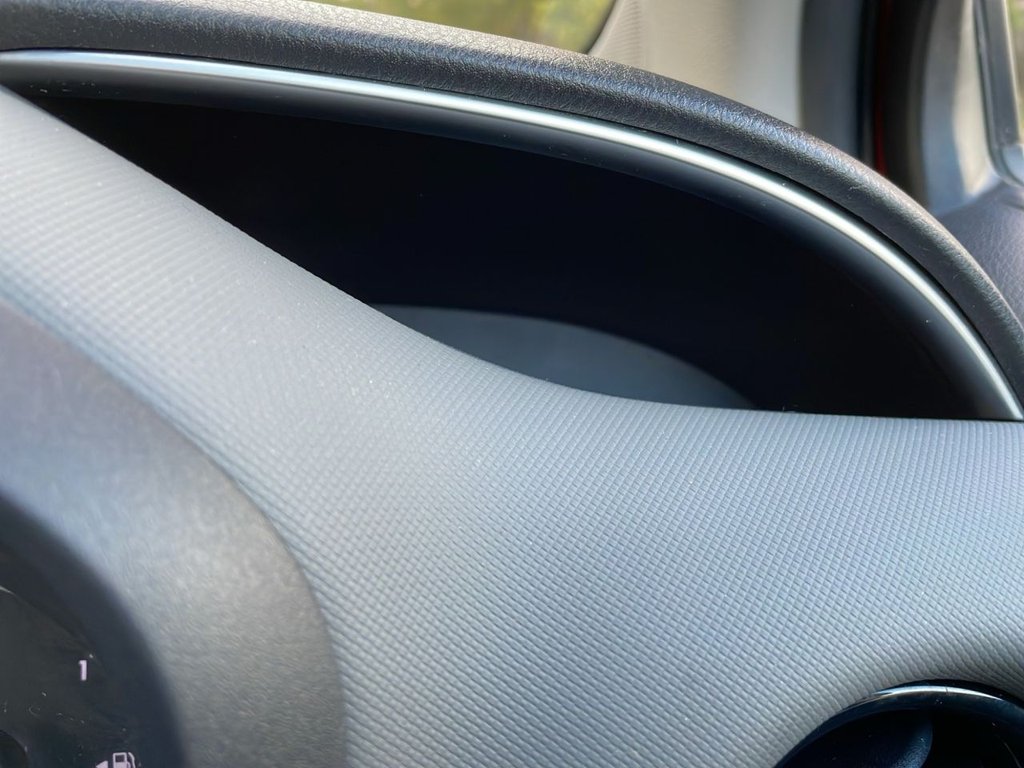 Used Toyota Yaris 2017 for sale - 77697585: Photo 47