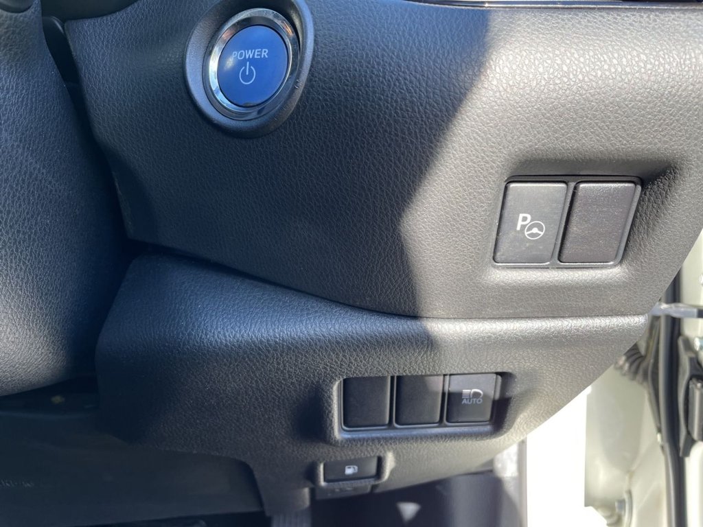 Used Toyota C-HR 2017 for sale - 77697579: Photo 24