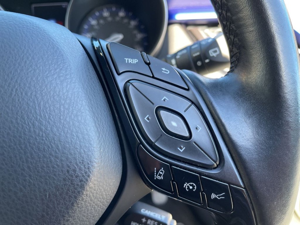 Used Toyota C-HR 2017 for sale - 77697579: Photo 25