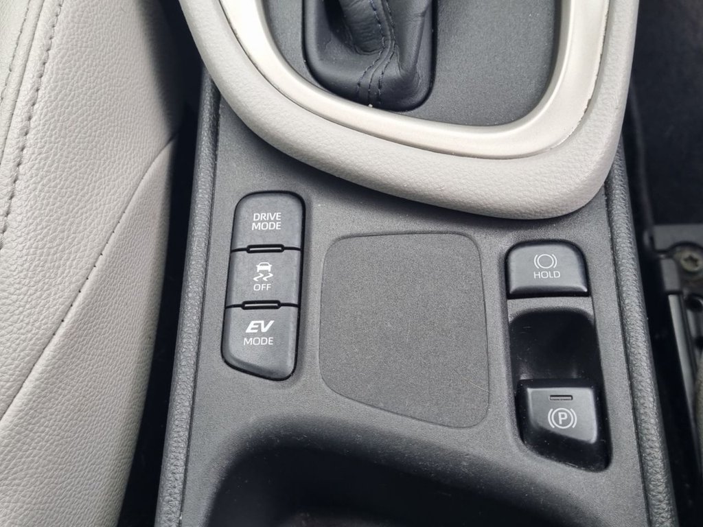 Used Toyota Yaris 2021 for sale - 77697594: Photo 38