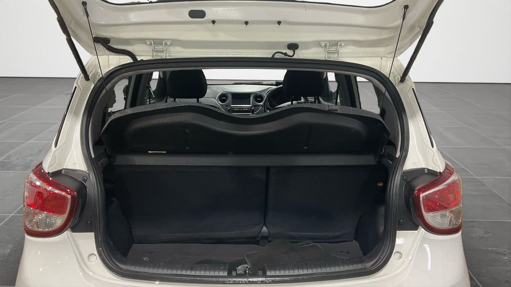 Used Hyundai i10 2019 for sale - 77697629: Photo 23