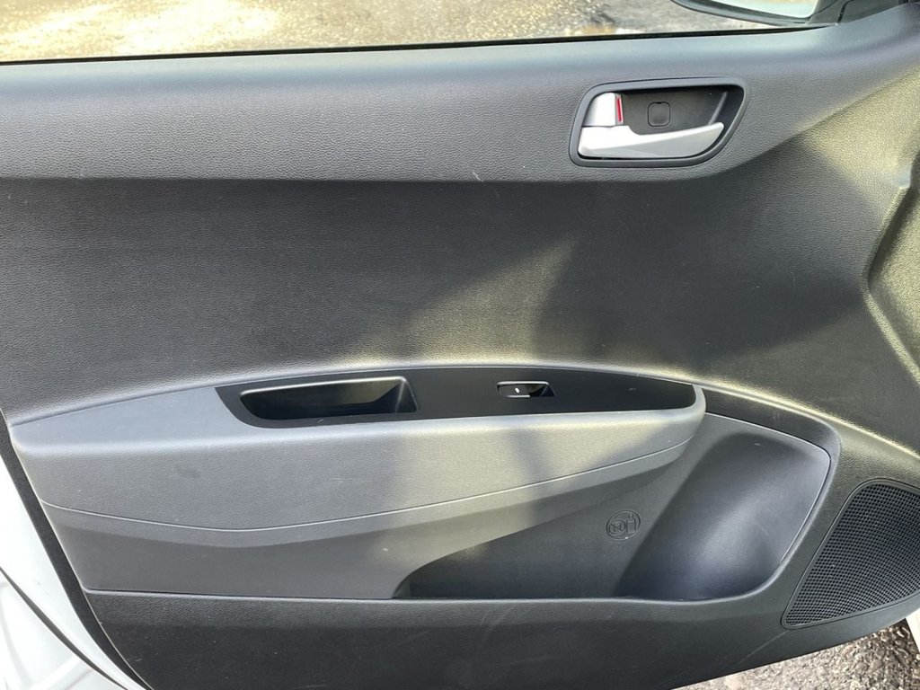 Used Hyundai i10 2019 for sale - 77697629: Photo 35