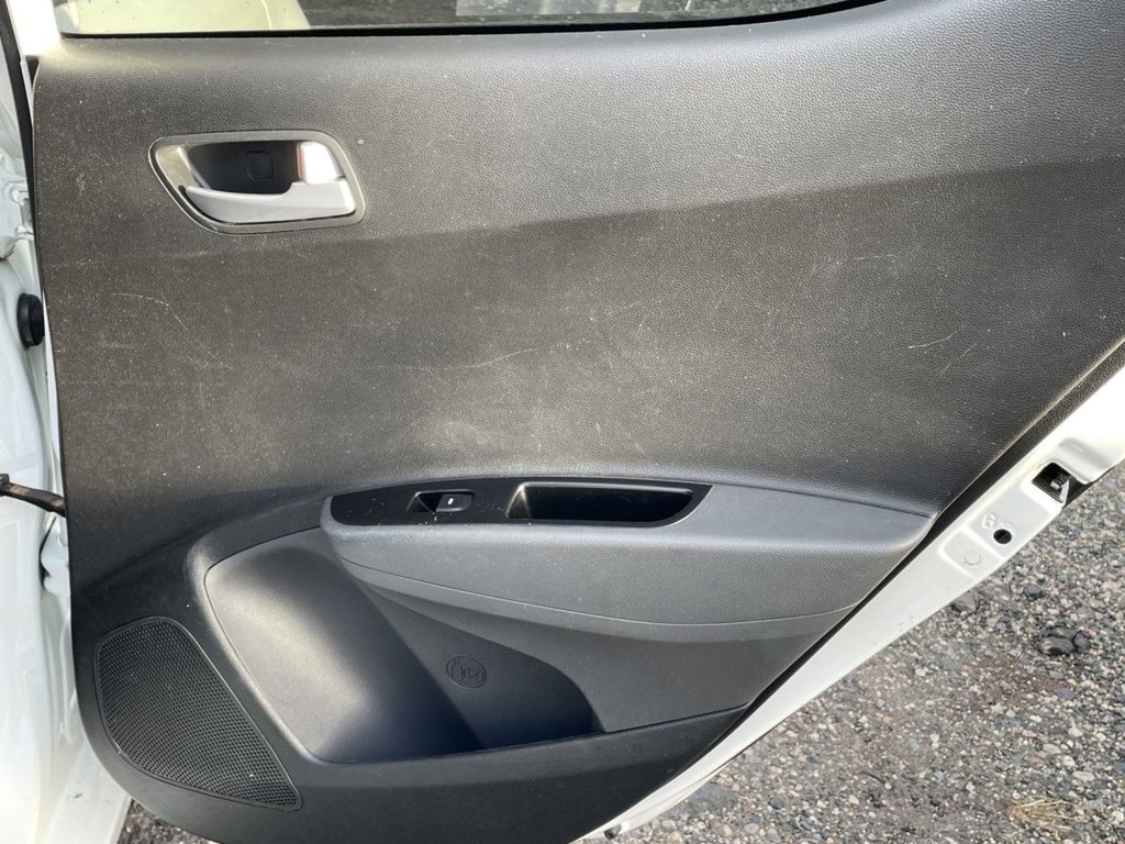 Used Hyundai i10 2019 for sale - 77697629: Photo 36