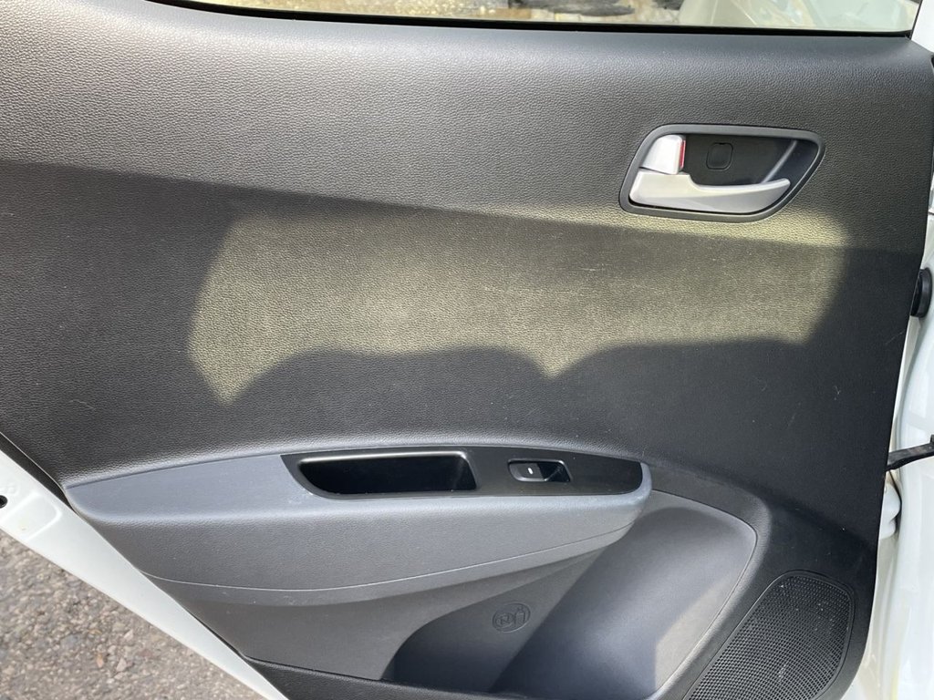 Used Hyundai i10 2019 for sale - 77697629: Photo 37