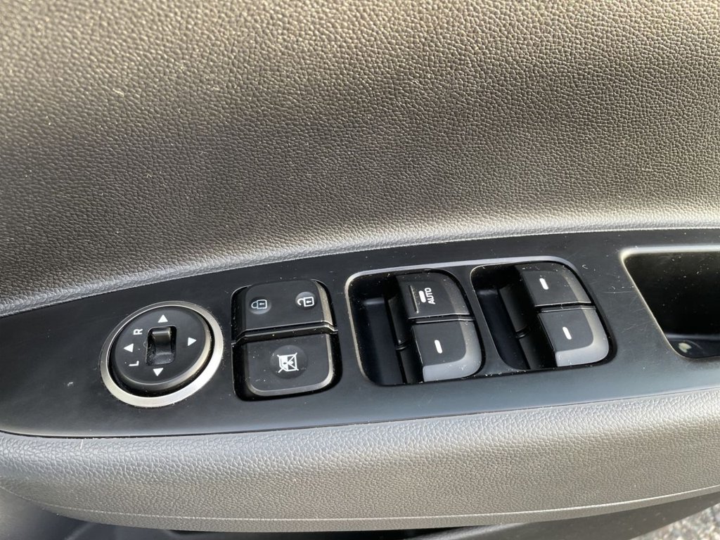 Used Hyundai i10 2019 for sale - 77697629: Photo 44