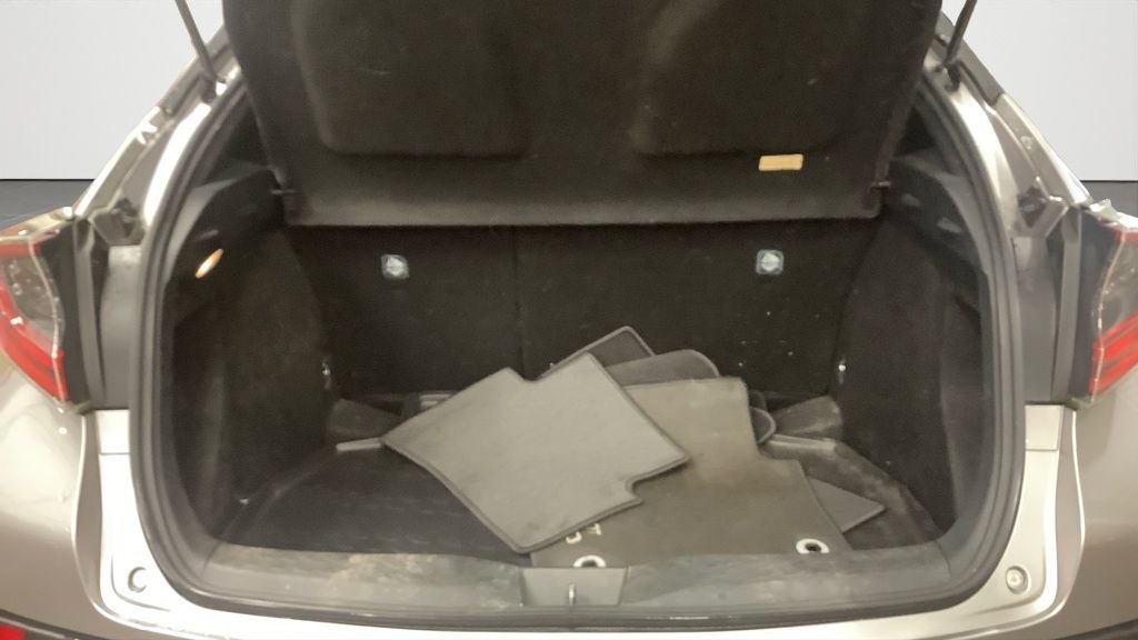 Used Toyota C-HR 2018 for sale - 77697626: Photo 18