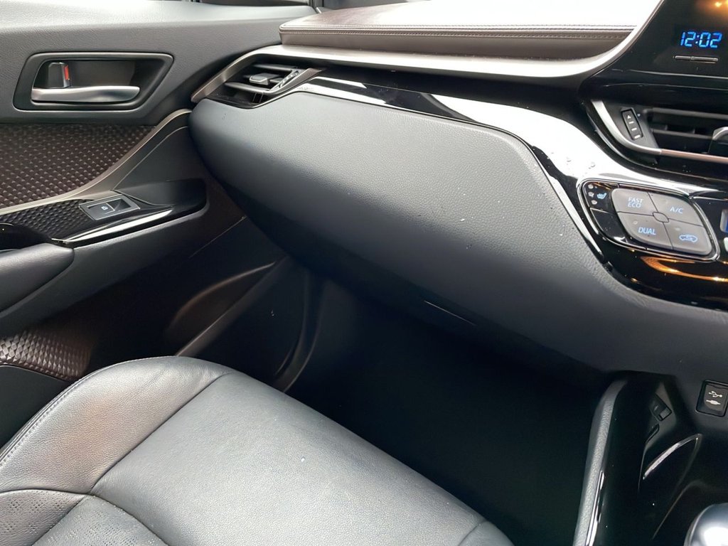 Used Toyota C-HR 2018 for sale - 77697626: Photo 42