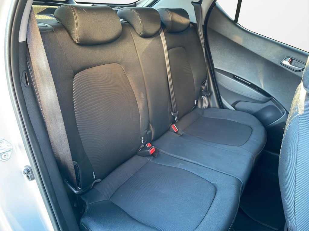 Used Hyundai i10 2018 for sale - 77697614: Photo 18