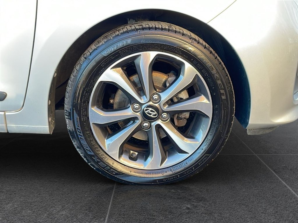 Used Hyundai i10 2018 for sale - 77697614: Photo 32