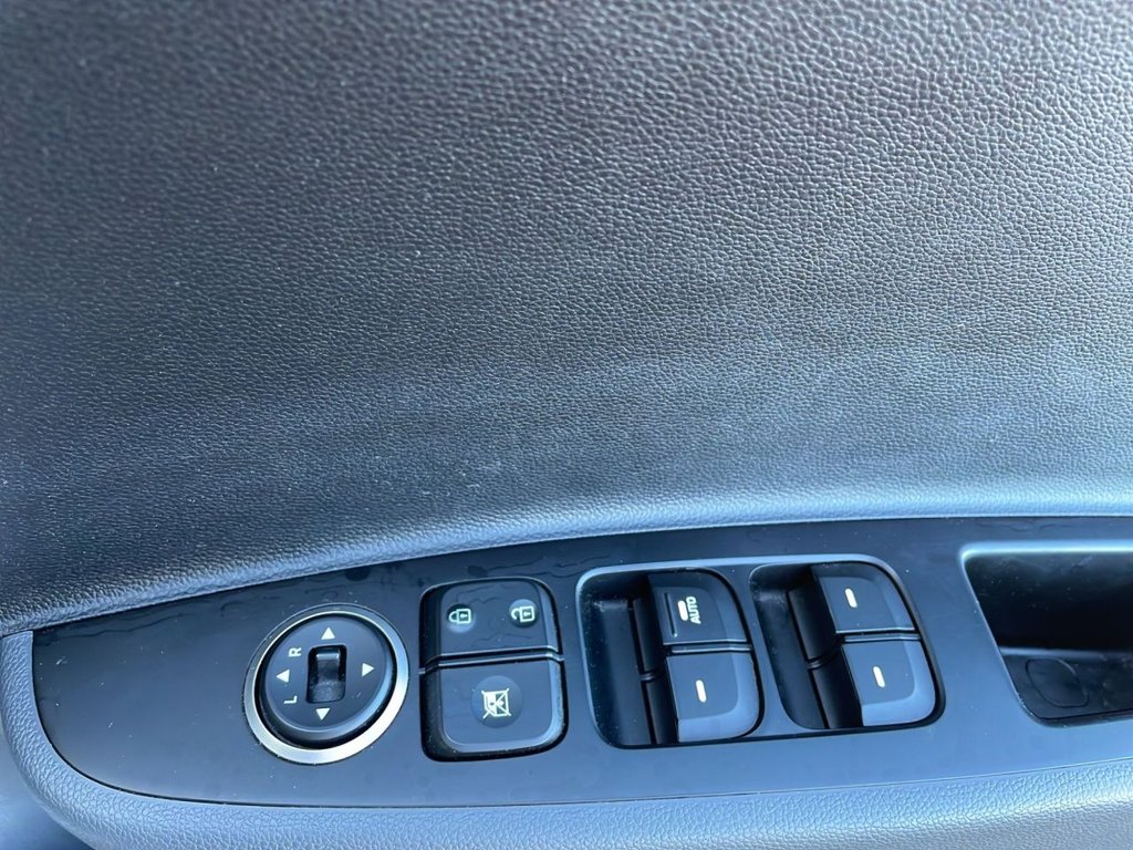 Used Hyundai i10 2018 for sale - 77697614: Photo 36