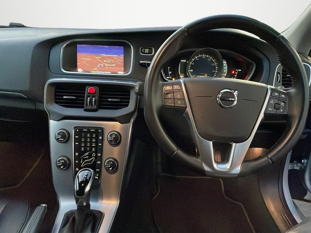 Used Volvo V40 2017 for sale - 77692476: Photo 10