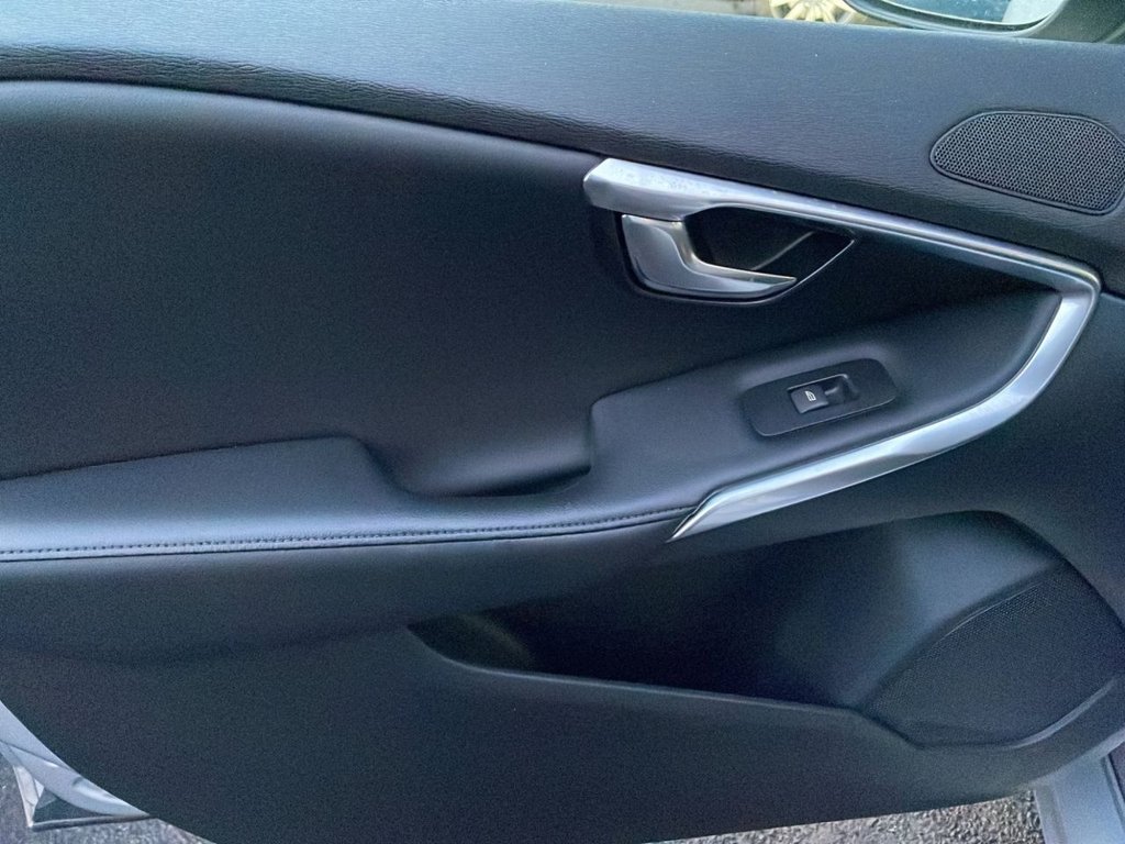 Used Volvo V40 2017 for sale - 77692476: Photo 18