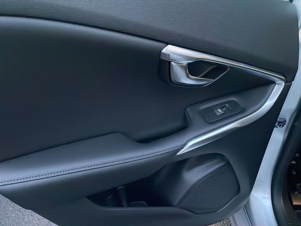 Used Volvo V40 2017 for sale - 77692476: Photo 19