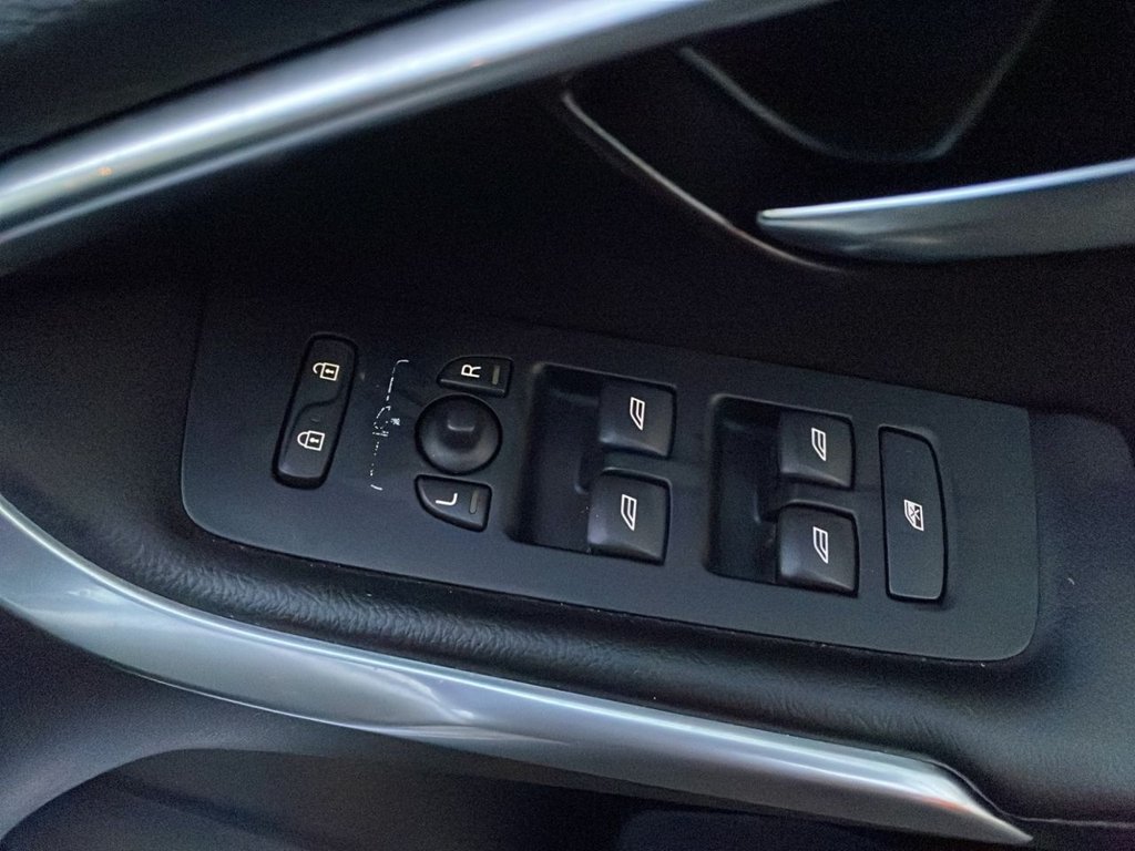 Used Volvo V40 2017 for sale - 77692476: Photo 21