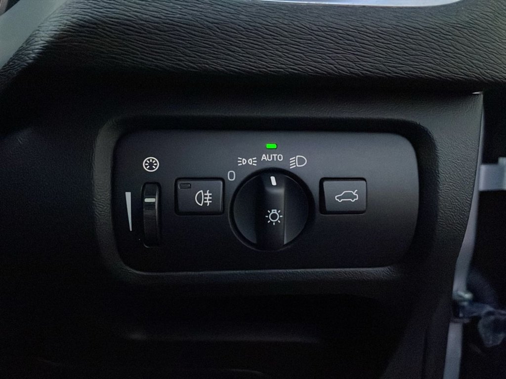 Used Volvo V40 2017 for sale - 77692476: Photo 22