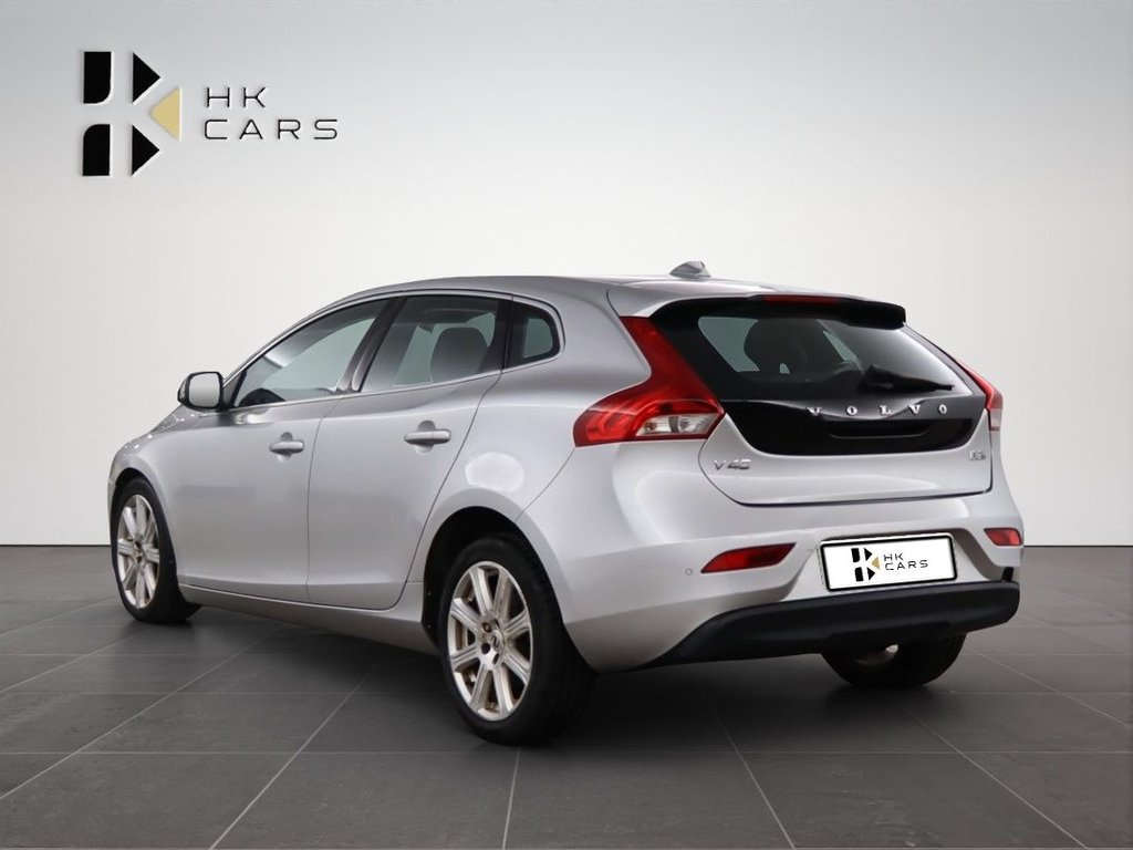 Used Volvo V40 2017 for sale - 77692476: Photo 5