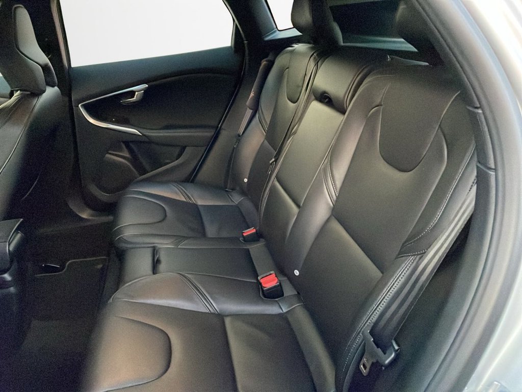 Used Volvo V40 2017 for sale - 77692476: Photo 9