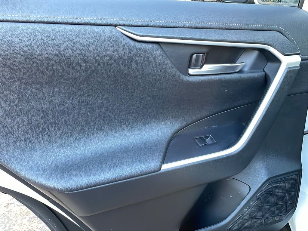 Used Toyota RAV4 2021 for sale - 77697622: Photo 26