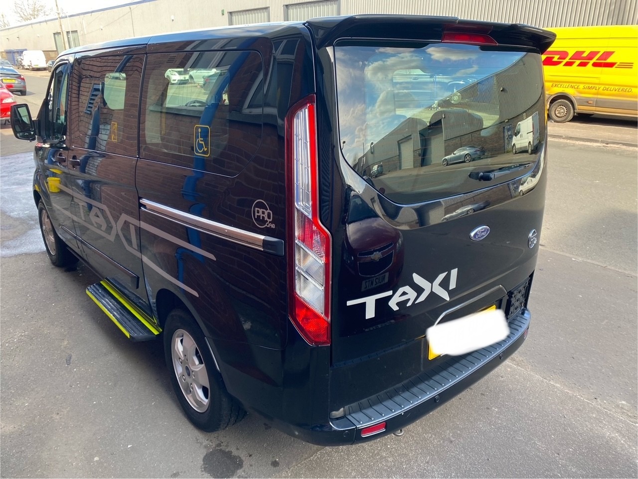Used Ford Tourneo Custom 2018 for sale - 76330299: Photo 2