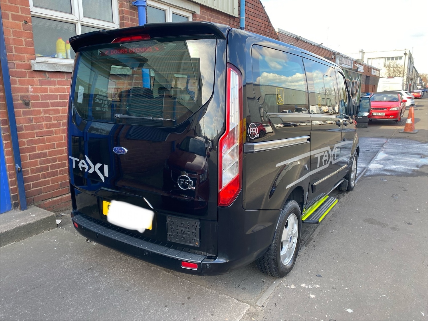 Used Ford Tourneo Custom 2018 for sale - 76330299: Photo 3