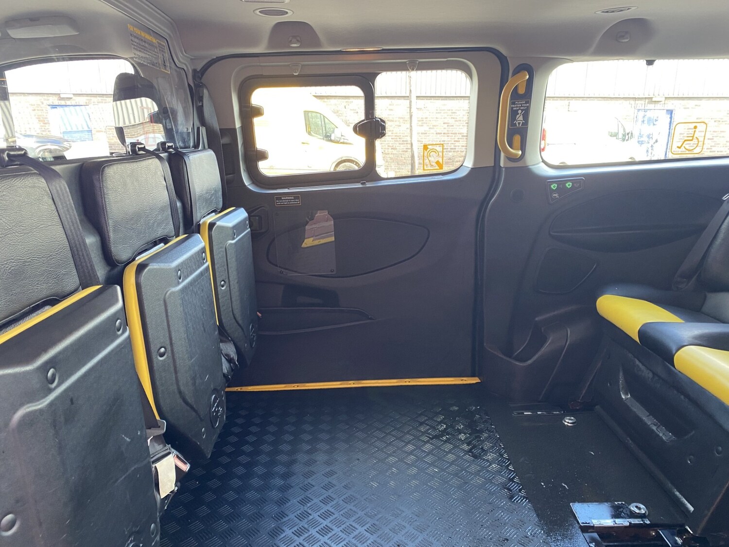 Used Ford Tourneo Custom 2018 for sale - 76330299: Photo 4